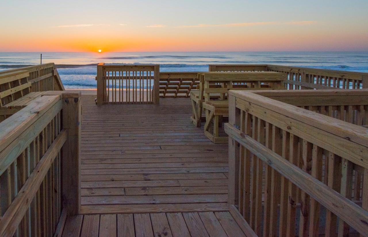 Holiday Inn Express Nags Head Oceanfront By Ihg Exteriör bild
